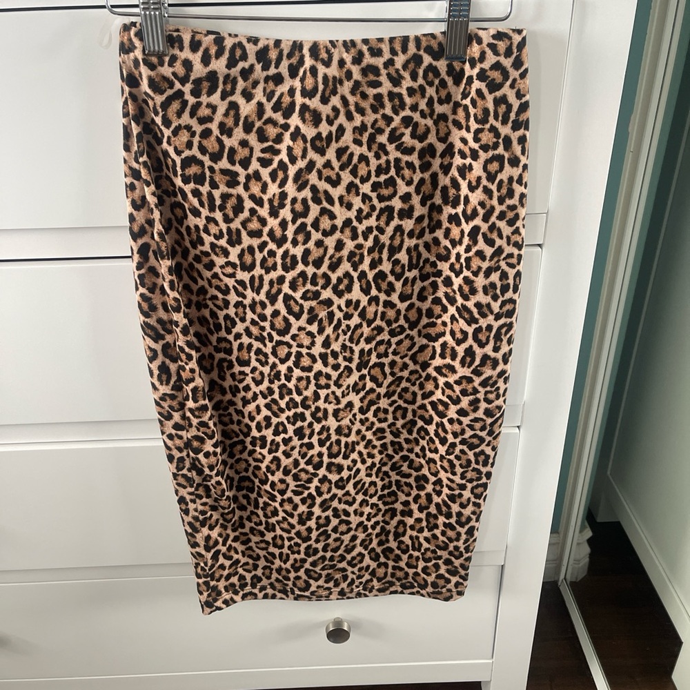 Windsor Tan and Black leopard print mid skirt 

goes to your knees